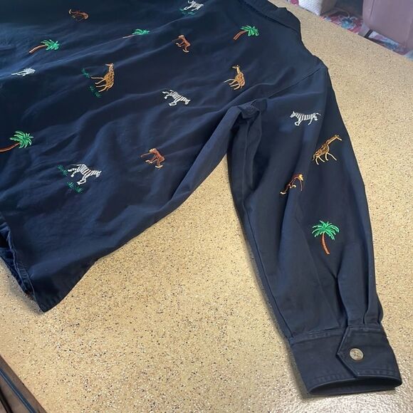 Embroidered jungle critters zip up black cotton jacket / shacket - Picture 7 of 16